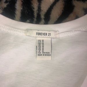 Forever 21 Tops - ✰SET YOUR BODY FREE TEE ✰ Forever 21 Tops - ✰SET YOUR BODY FREE TEE ✰